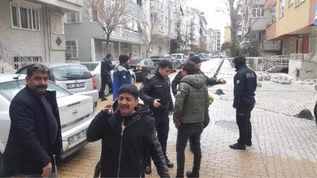 Küçükçekmece'de İş Yerinde Patlama: 2 Yaralı