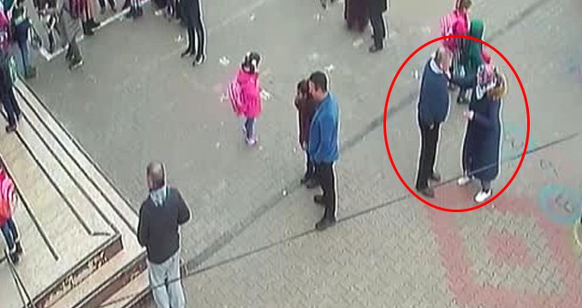 Öğrenci Velisi, Tartışma Yaşadığı Oğlunun Öğretmenine Bıçakla Saldırdı