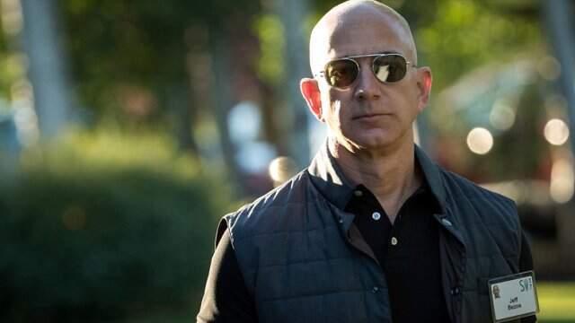 ABD'de Yayımlanan Mecmuanın Yayıncısı, Amazon'un CEO'su Bezos'u Çıplak Fotoğraflarıyla Şantaj Yaptı