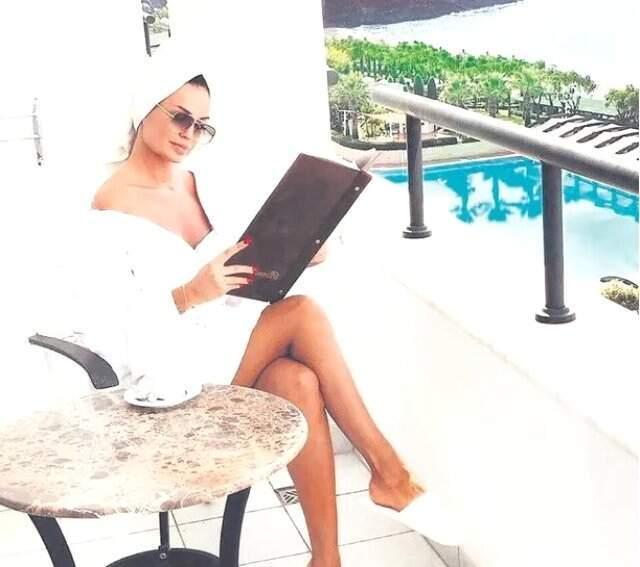 Sırp Basını Jelena Karleusa Tarafından Aldatılan Dusko Tosic'in Model Vladana Railic ile İlişkisi Olduğunu Yazdı