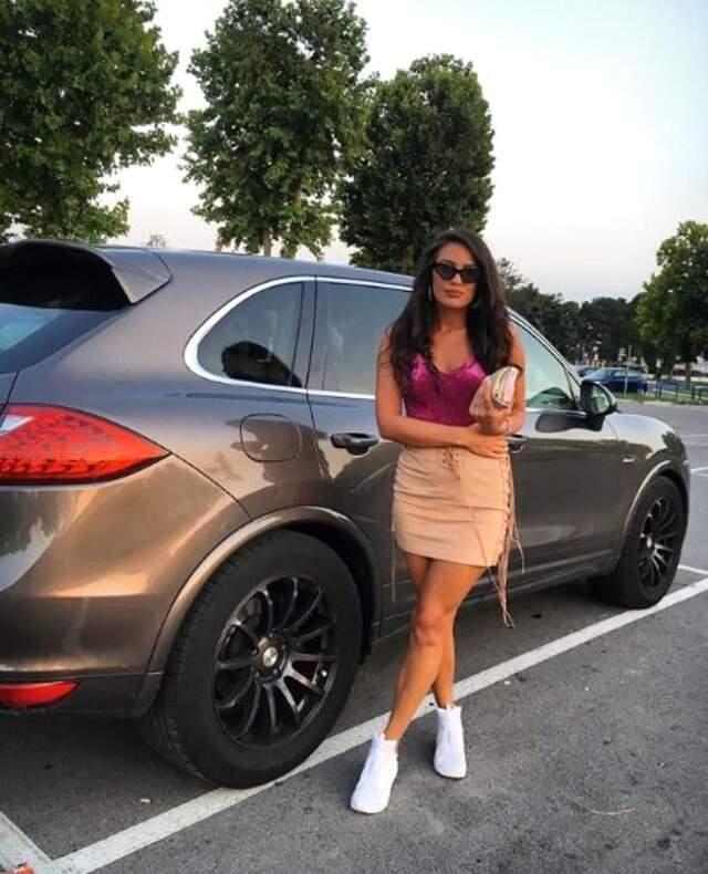 Sırp Basını Jelena Karleusa Tarafından Aldatılan Dusko Tosic'in Model Vladana Railic ile İlişkisi Olduğunu Yazdı