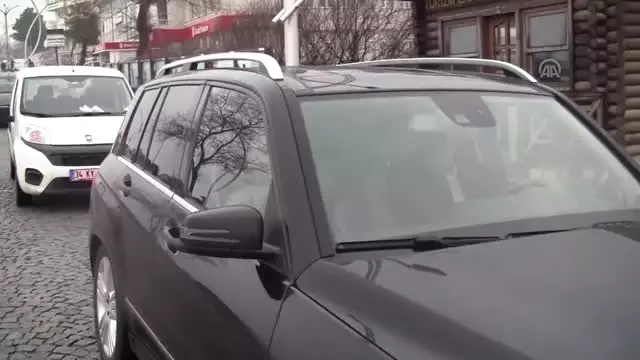 Belediye Başkanından Otostop Çeken Öğrencilere Jest Belediye Başkanından Otostop Çeken Öğrencilere Jest