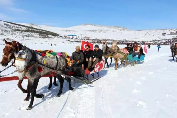 Buzla Kaplanan Çıldır Gölü Üzerinde Muhteşem Şölen