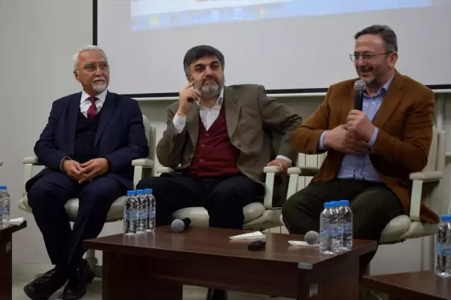 İstanbul'da Kütüphanede Bir Gece Etkinliği