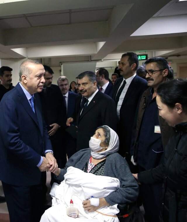 Kartal'da Çöken Binadan Yaralı Olarak Kurtulan Kadın Yaşadıklarını Anlattı: Eşim Yanımda Can Verdi