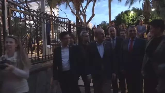 Çavuşoğlu, Alanya'da Rus Vatandaşlarla Görüştü