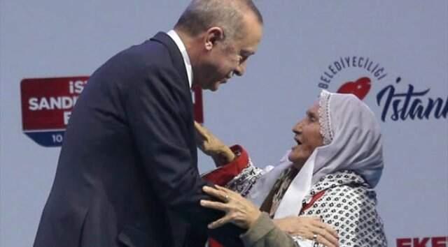 Cumhurbaşkanı Erdoğan, 83 Yaşındaki Meliha Teyze İle Bir Araya Geldi