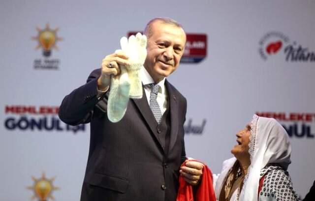Cumhurbaşkanı Erdoğan, 83 Yaşındaki Meliha Teyze İle Bir Araya Geldi