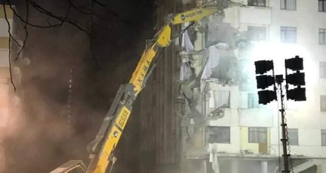 Kartal'da Çöken Binanın Yanındaki Yunus Apartmanı Yıkılıyor