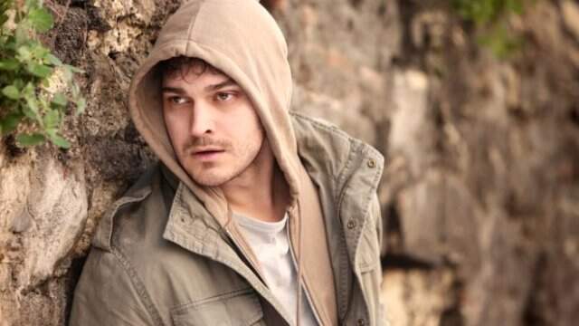 Muhafız'ın Yıldız Oyuncusu Çağatay Ulusoy, Los Angeles'a Taşınma Kararı Aldı