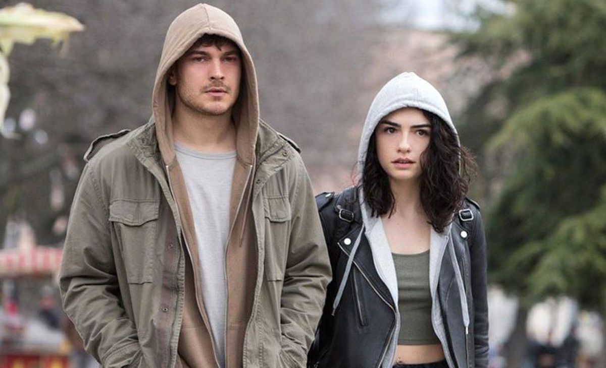 Muhafız'ın Yıldız Oyuncusu Çağatay Ulusoy, Los Angeles'a Taşınma Kararı Aldı