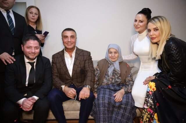 Sedat Peker, Şarkıcı Küçük Onur'un Nişan Yüzüğünü Taktı