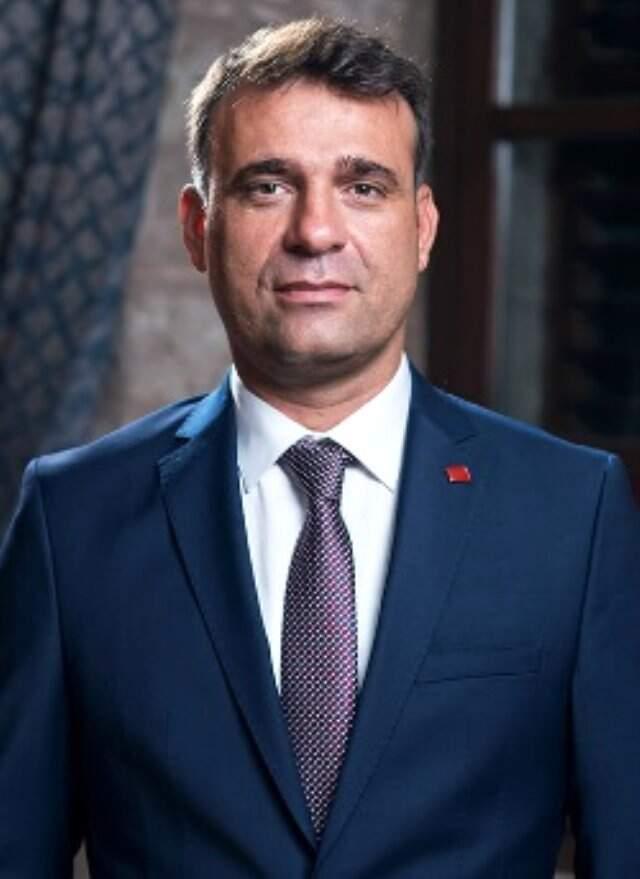Suat Nezir Kimdir?