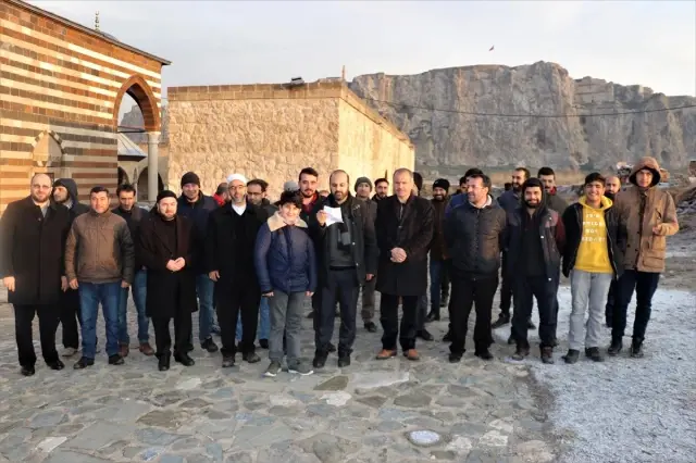 Van ve Hakkari'de Çin'e Doğu Türkistan Protestosu Van ve Hakkari'de Çin'e Doğu Türkistan Protestosu