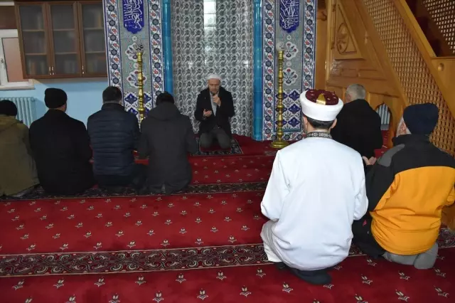 Van ve Hakkari'de Çin'e Doğu Türkistan Protestosu Van ve Hakkari'de Çin'e Doğu Türkistan Protestosu