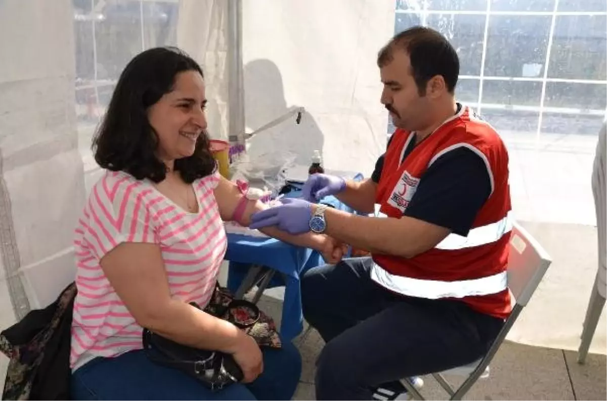 Ataşehir'de Kan ve Kök Hücre Bağışı Kampanyası Başlatıldı