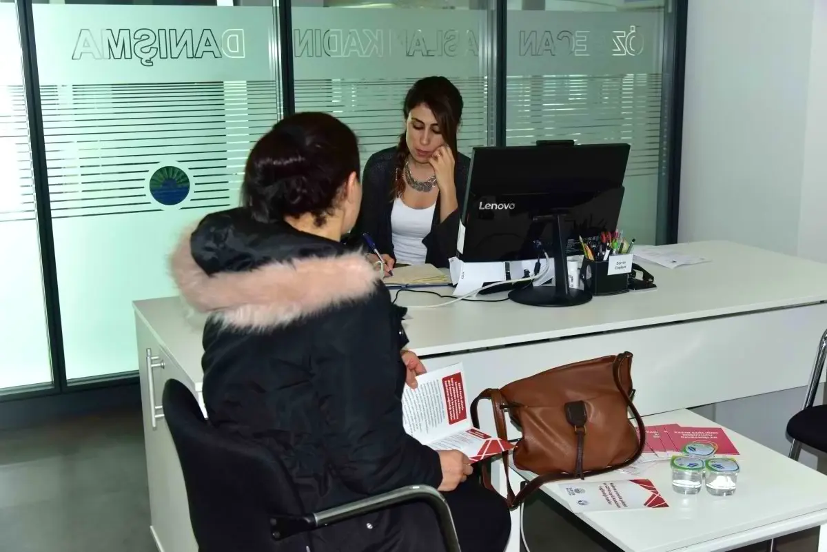 Kadınların Yaraları Özgecan Aslan Kadın Dayanışma Merkezi'nde Sarılıyor