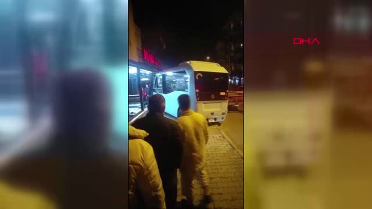 Maltepe'de Minibüs Pastaneye Girdi