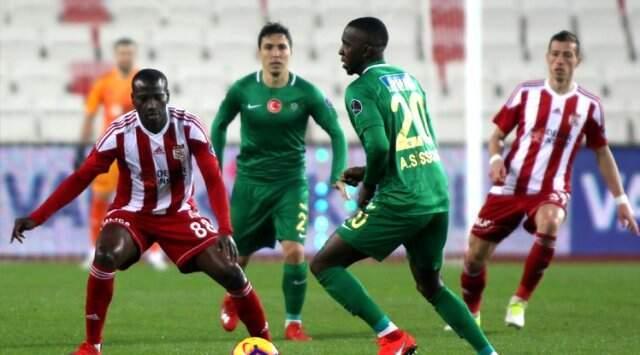 Sivasspor, Akhisarspor'u 2-1 ile Geçti!