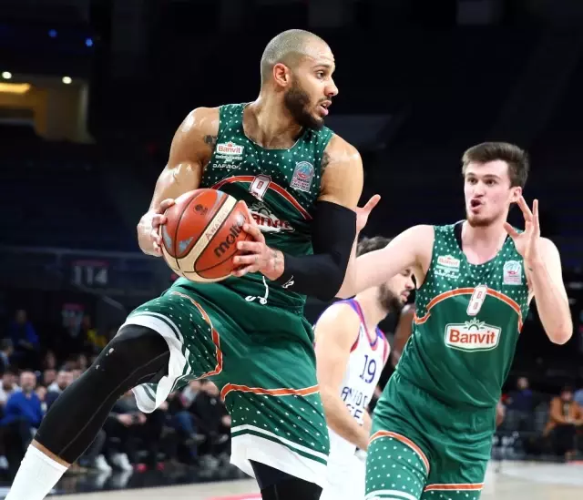 Tahincioğlu Basketbol Süper Ligi: Anadolu Efes: 93 - Banvit: 85