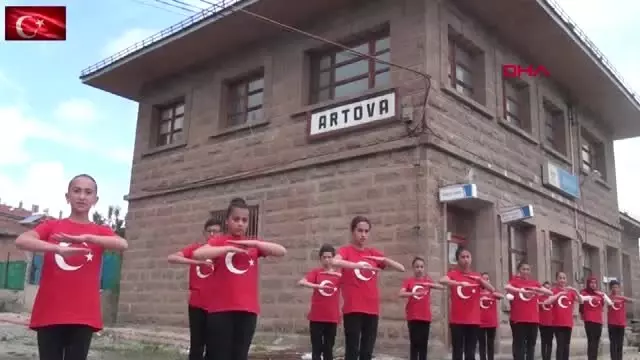 Tokat Köy Okulu Öğrencilerinden İşaret Diliyle İstiklal Marşı