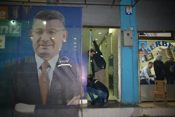 Adana'da AK Parti'nin Seçim Bürosuna Molotoflu Saldırı