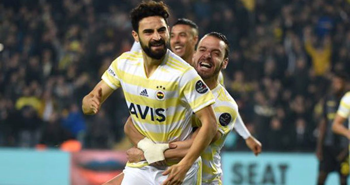 Fenerbahçe'ye Mehmet Ekici'den Kötü Haber