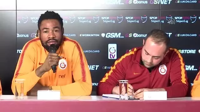 Galatasaray'da Yeni Transferler İçin İmza Töreni Düzenlendi (2) Galatasaray'da Yeni Transferler İçin İmza Töreni Düzenlendi (2)