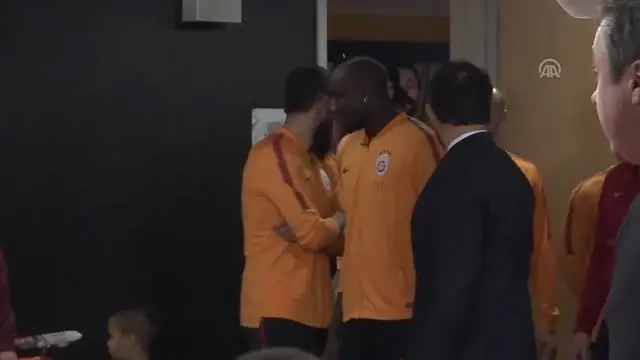 Galatasaray'da Yeni Transferler İçin İmza Töreni Düzenlendi (1) Galatasaray'da Yeni Transferler İçin İmza Töreni Düzenlendi (1)