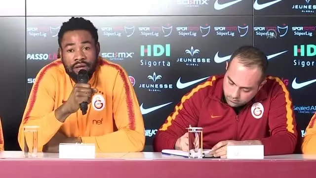 Galatasaray'da Yeni Transferler İçin İmza Töreni Düzenlendi (2) Galatasaray'da Yeni Transferler İçin İmza Töreni Düzenlendi (2)
