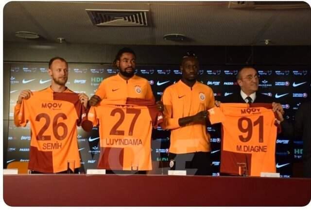 Galatasaray, Yeni Transferleri İçin İmza Töreni Düzenledi