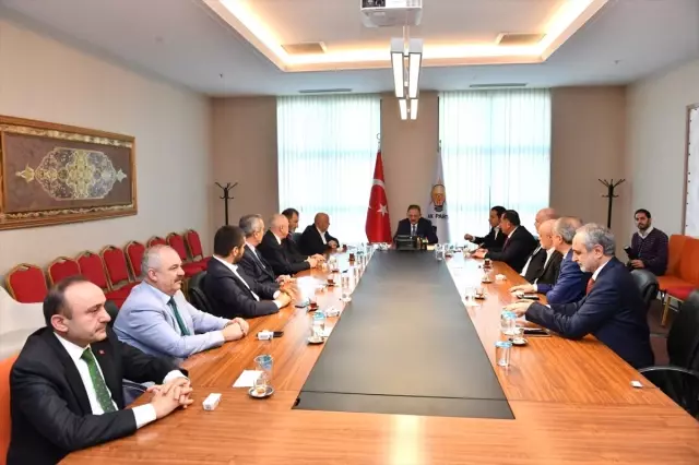 Özhaseki, Hak-İş Heyeti ile Görüştü Özhaseki, Hak-İş Heyeti ile Görüştü