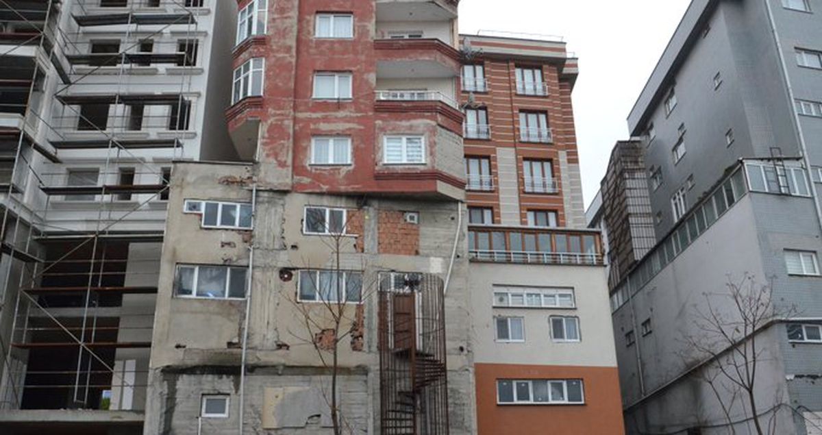Bağcılar'daki 9 Katlı Binayı Görenler Hayrete Düştü