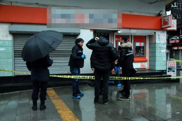 Borcunu Ödeyemeyen Müşteri, Yaylım Ateşine Tuttuğu Bankanın Müdürünü Vurdu