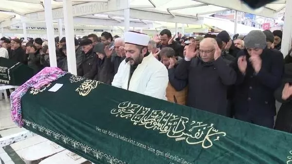 Eyüpsultan'da Okulda Hayatını Kaybeden Küçük Azra Son Yolculuğuna Uğurlandı