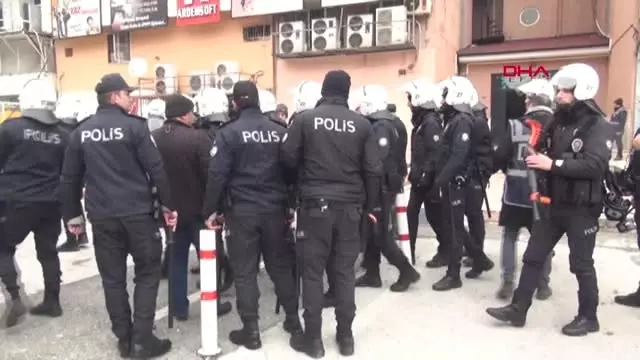 Gaziantep'te Hdp'lilerin Yürüyüşüne Polis İzin Vermedi Gaziantep'te Hdp'lilerin Yürüyüşüne Polis İzin Vermedi
