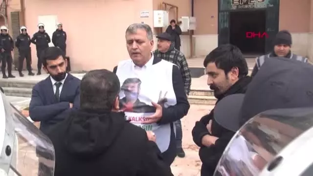 Gaziantep'te Hdp'lilerin Yürüyüşüne Polis İzin Vermedi Gaziantep'te Hdp'lilerin Yürüyüşüne Polis İzin Vermedi