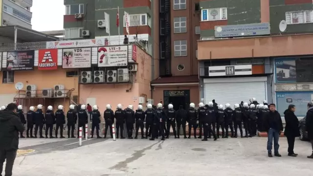 Hdp'lilerin Yürüyüşüne İzin Verilmedi Hdp'lilerin Yürüyüşüne İzin Verilmedi