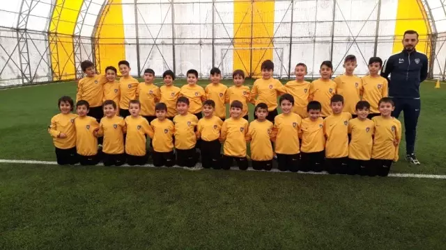 Minik Futbolcular Kaplıca Kampında Minik Futbolcular Kaplıca Kampında