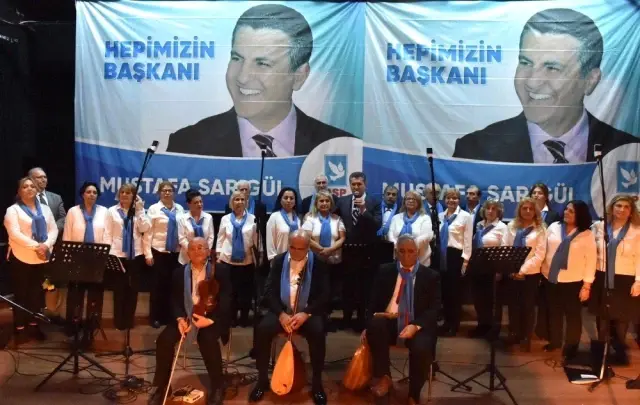 Mustafa Sarıgül'den Şişlililere Sevgililer Günü Jesti Mustafa Sarıgül'den Şişlililere Sevgililer Günü Jesti