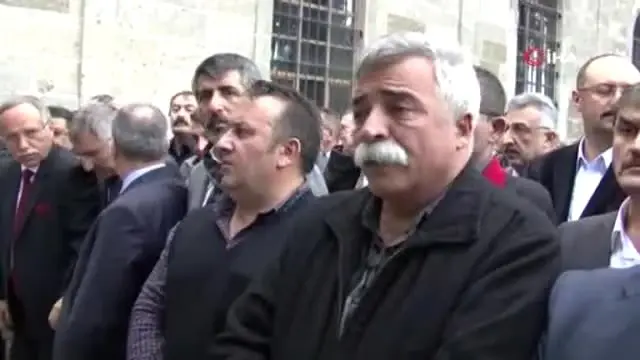 Ozan Arif Hayatını Kaybetti! Ozan Arif Hayatını Kaybetti!