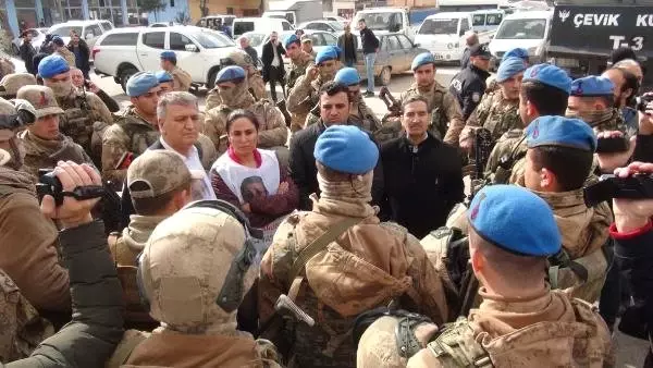 Şanlıurfa'da Hdp'lilerin Yürüyüşüne İzin Verilmedi Şanlıurfa'da Hdp'lilerin Yürüyüşüne İzin Verilmedi