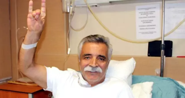 Usta Sanatçı Ozan Arif Hayatını Kaybetti Usta Sanatçı Ozan Arif Hayatını Kaybetti