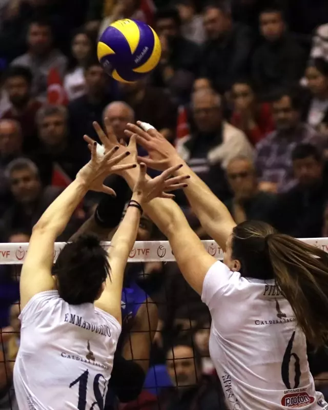 Voleybol: Kadınlar Cev Challenge Kupası