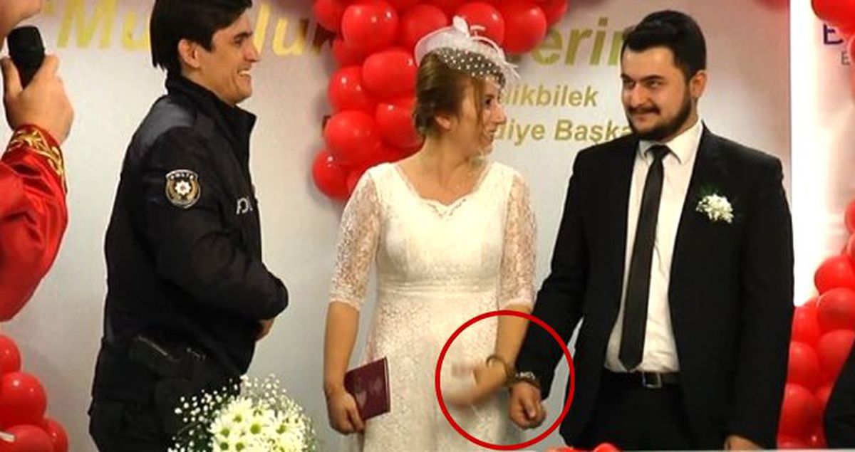 14 Şubat Sevgililer Günü'nende Kelepçeli Nikah Töreni