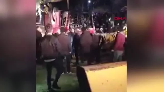 Dha Dış - Makedonya'da Yolcu Otobüsü Şarampole Yuvarlandı: 13 Ölü Dha Dış - Makedonya'da Yolcu Otobüsü Şarampole Yuvarlandı: 13 Ölü
