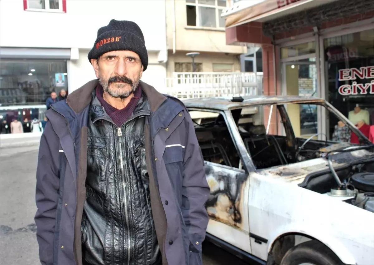 Elazığ'da Baba-oğlun Araçları Kundaklandı