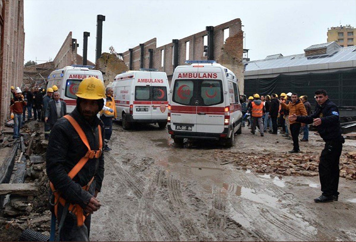 Güncelleme 2 - Adana'da Restorasyonu Yapılan Müzenin Duvarı Çöktü