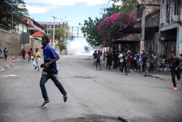 Haiti'deki Bir Hapishanenin Bütün Mahkumları Kaçtı Haiti'deki Bir Hapishanenin Bütün Mahkumları Kaçtı