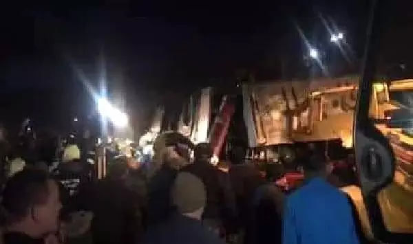 Makedonya'da Yolcu Otobüsü Şarampole Yuvarlandı: 13 Ölü Makedonya'da Yolcu Otobüsü Şarampole Yuvarlandı: 13 Ölü